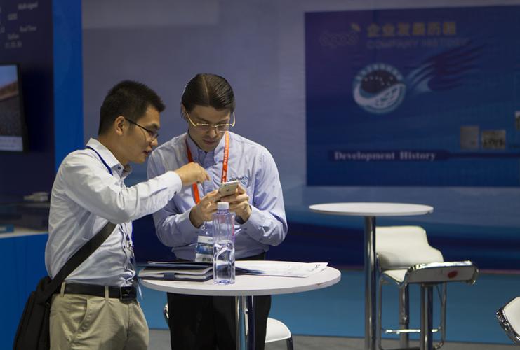第八届中国卫星导航技术与应用成果展在沪开幕_图片新闻_中国政府网